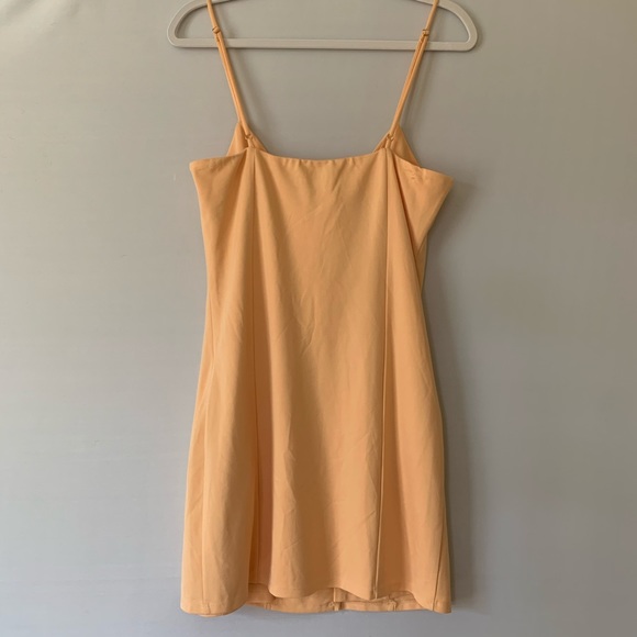 h:ours Val Dress in Peach Lace-up Front Large - Picture 5 of 8
